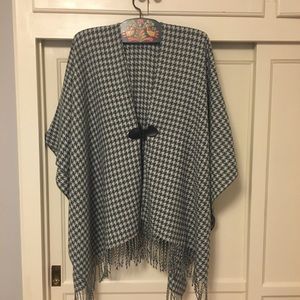 Black & White poncho wrap